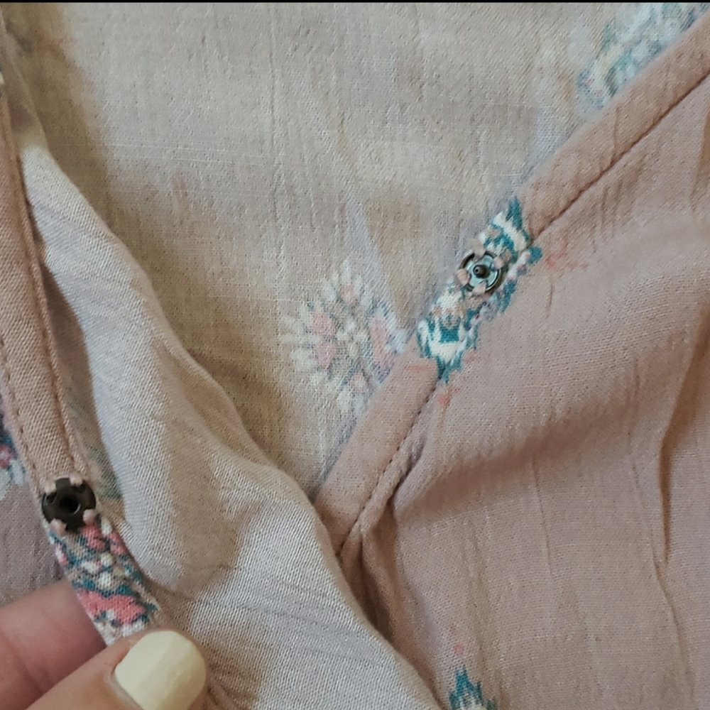 Mudd Long Sleeve Aztec Light weight Blouse. Small - Picture 5 of 10